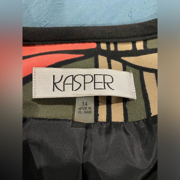 Blazer - Picture 3 of 9